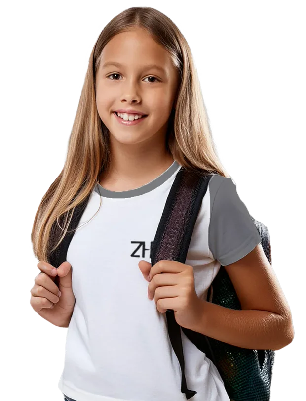 Estudante do Colégio ZH+ com a mochila nos ombros